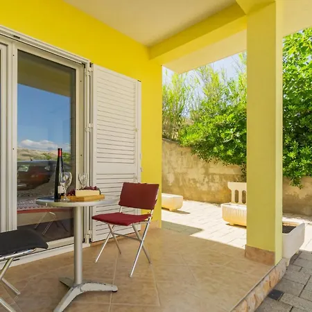 Sopic Apartman Pag Town